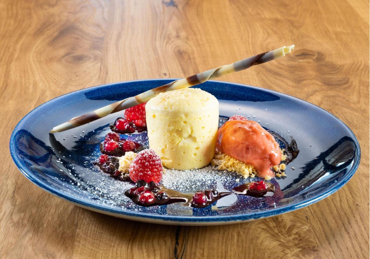 Alpenhotel Tirol Galtür エクステリア 写真