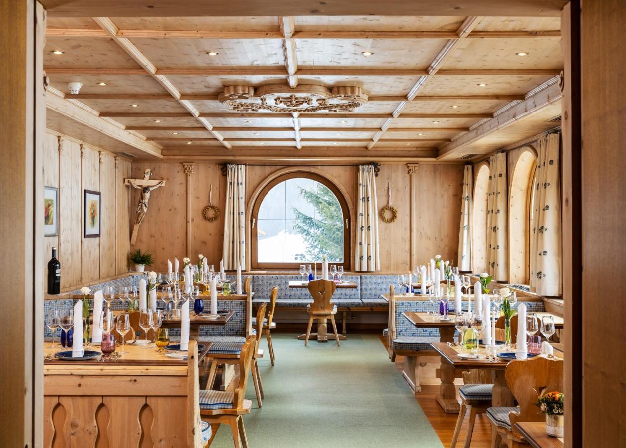 Alpenhotel Tirol Galtür エクステリア 写真