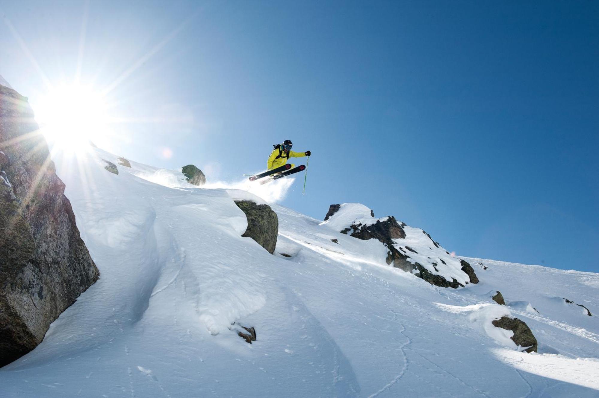 Alpenhotel Tirol Galtür エクステリア 写真