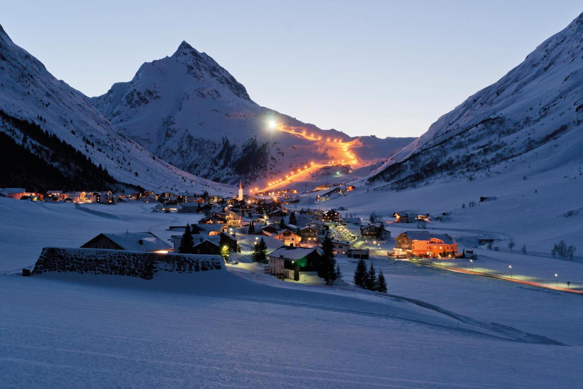 Alpenhotel Tirol Galtür エクステリア 写真