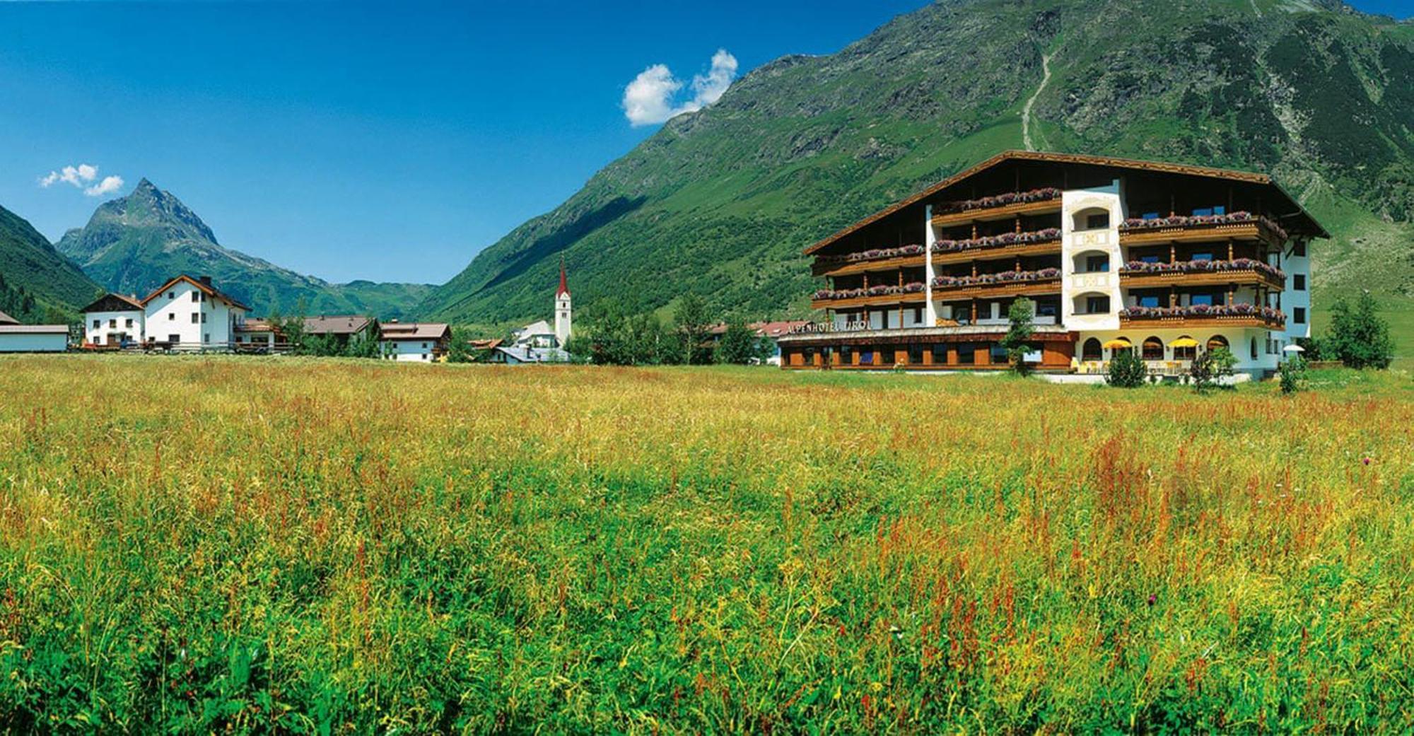Alpenhotel Tirol Galtür エクステリア 写真