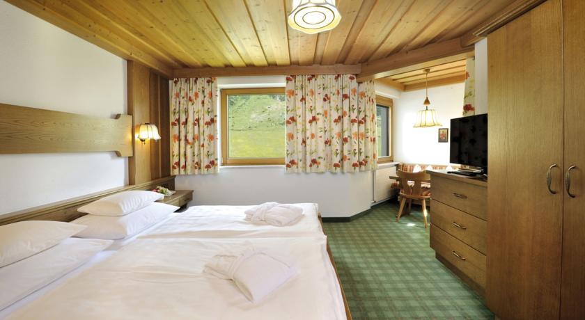 Alpenhotel Tirol Galtür 部屋 写真