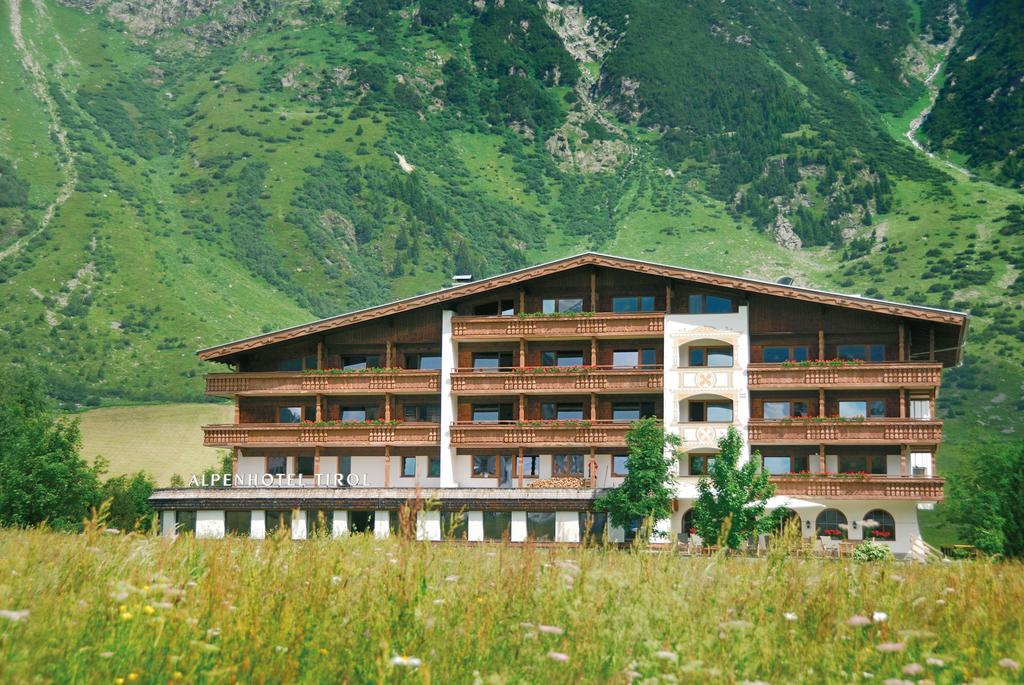 Alpenhotel Tirol Galtür エクステリア 写真