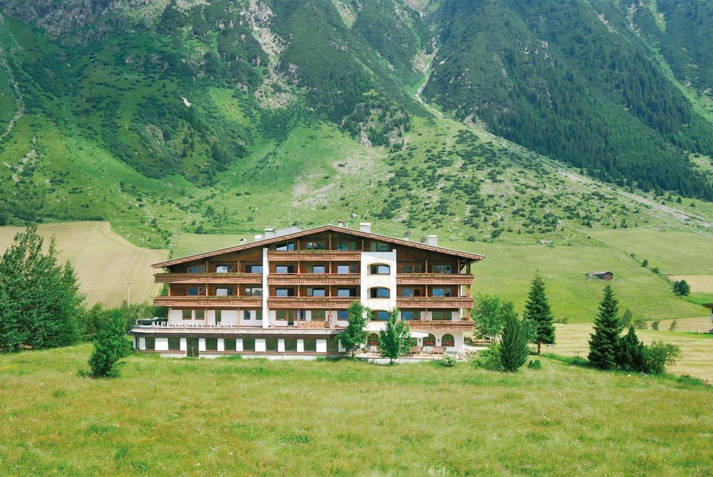 Alpenhotel Tirol Galtür エクステリア 写真